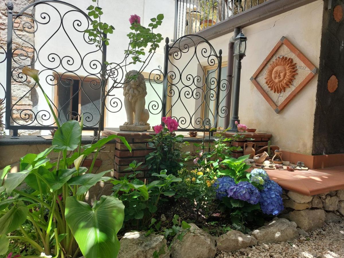 Giardino Del Sole Apartment Taormina Ngoại thất bức ảnh