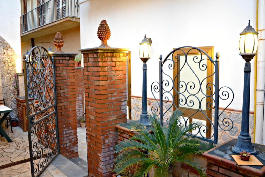 Giardino Del Sole Apartment Taormina Ngoại thất bức ảnh