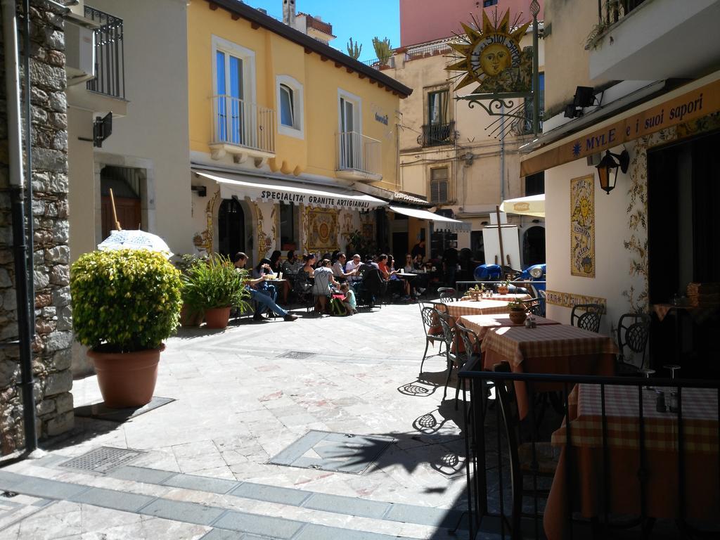 Giardino Del Sole Apartment Taormina Ngoại thất bức ảnh