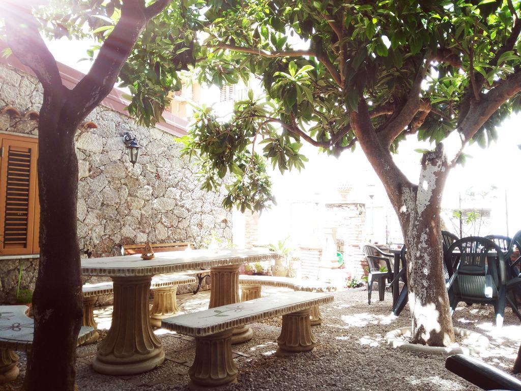 Giardino Del Sole Apartment Taormina Ngoại thất bức ảnh