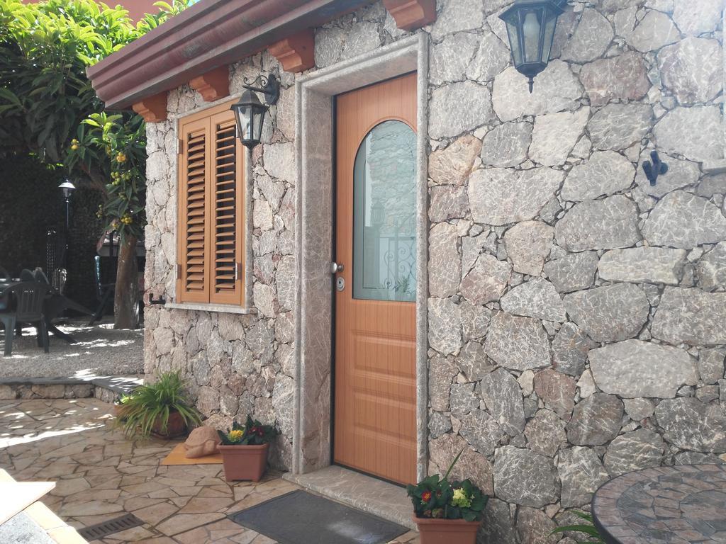 Giardino Del Sole Apartment Taormina Ngoại thất bức ảnh